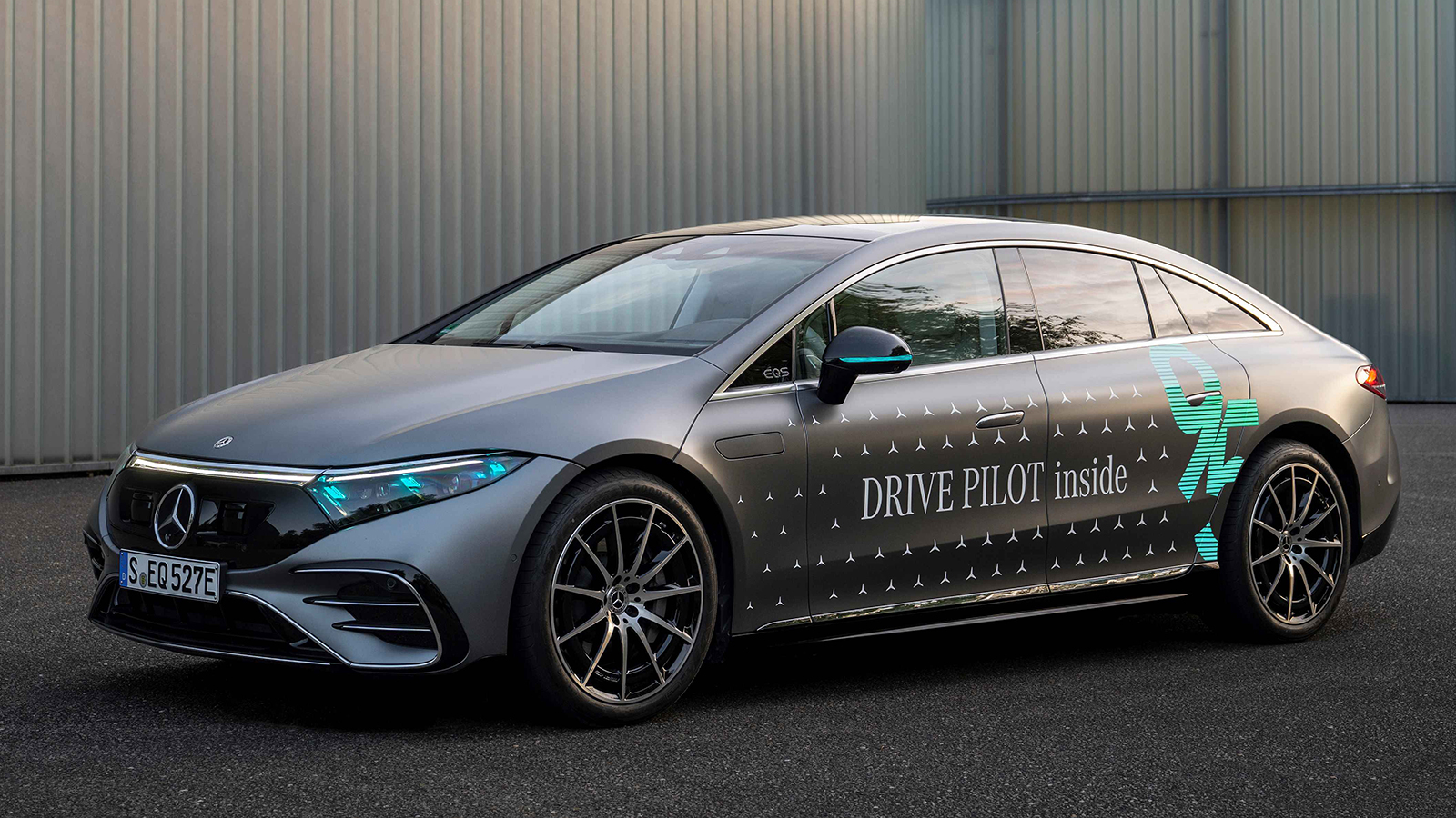 Mercedes: Θέλει να κάνει το τιρκουάζ το χρώμα της αυτόνομης οδήγησης